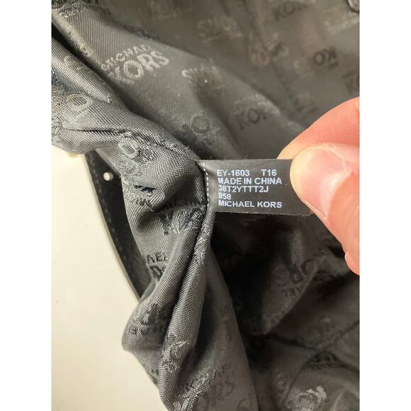 MICHAEL KORS, LARGE BLACK SIGNATURE PRINT CANVAS SHOULDER BAG - Picture 12 of 16